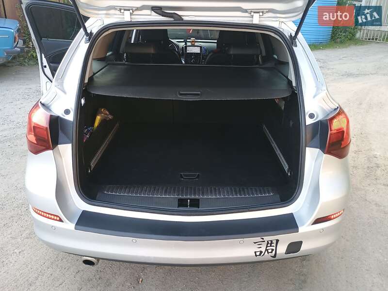 Універсал Opel Astra 2011 в Бурштині