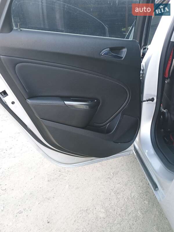 Універсал Opel Astra 2011 в Бурштині