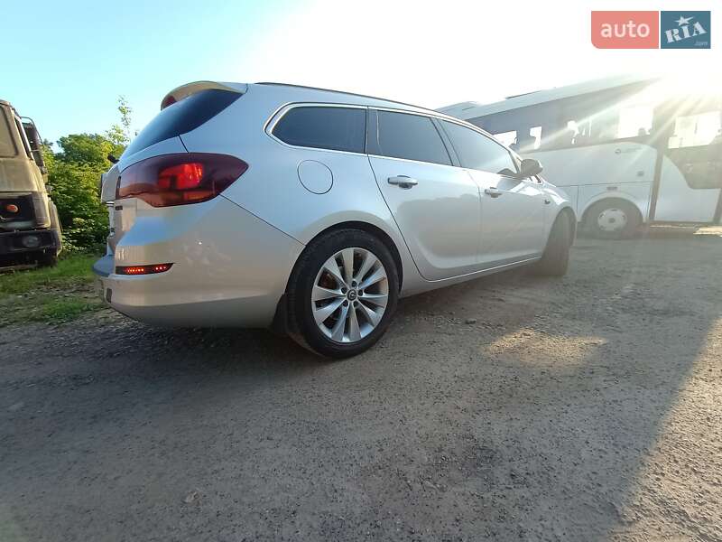 Універсал Opel Astra 2011 в Бурштині