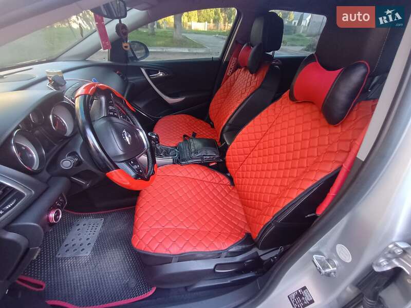 Універсал Opel Astra 2011 в Бурштині
