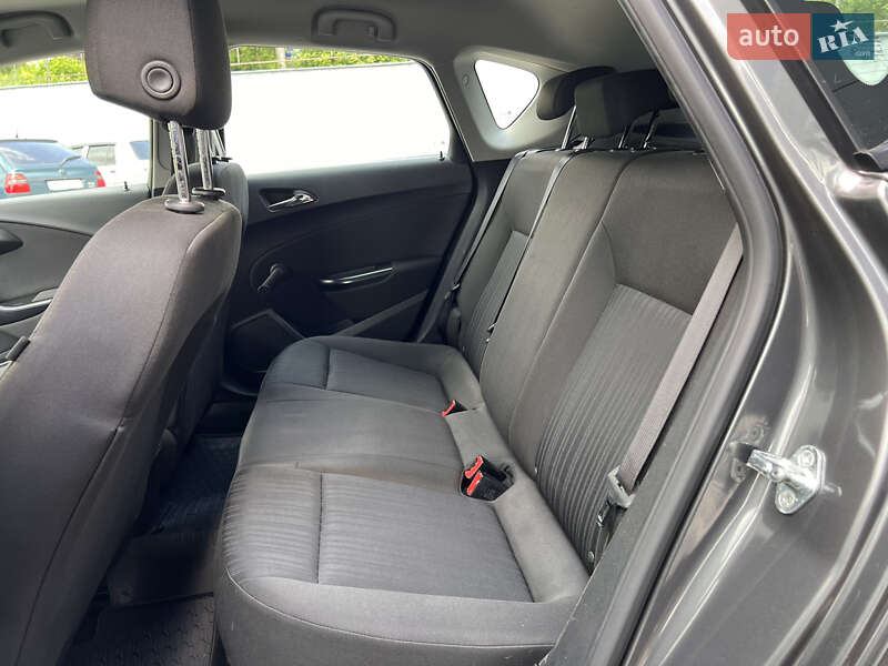 Хэтчбек Opel Astra 2011 в Малине