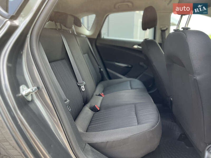 Хэтчбек Opel Astra 2011 в Малине