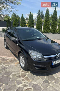 Хэтчбек Opel Astra 2006 в Черновцах