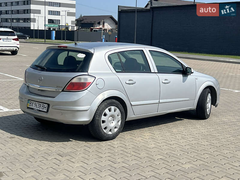 Хэтчбек Opel Astra 2006 в Ивано-Франковске