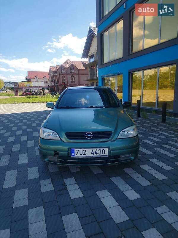 Седан Opel Astra 2000 в 