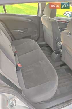Хэтчбек Opel Astra 2004 в 