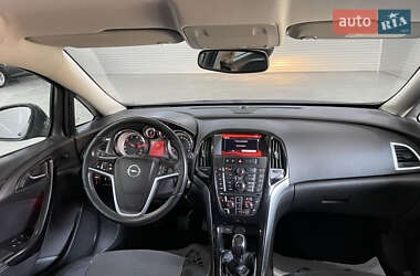 Универсал Opel Astra 2015 в 