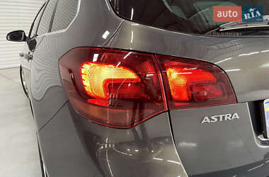 Универсал Opel Astra 2015 в 