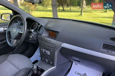 Универсал Opel Astra 2006 в 