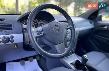 Универсал Opel Astra 2006 в 