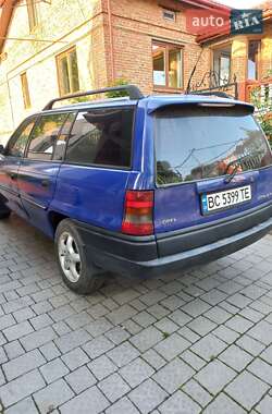 Универсал Opel Astra 1996 в 