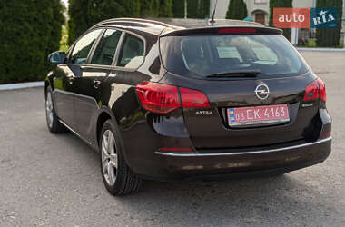 Универсал Opel Astra 2014 в 