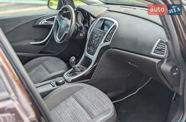 Универсал Opel Astra 2014 в 