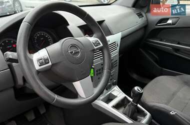 Хэтчбек Opel Astra 2009 в 