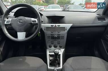 Хэтчбек Opel Astra 2009 в 