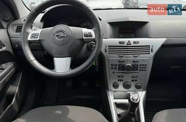 Хэтчбек Opel Astra 2009 в 