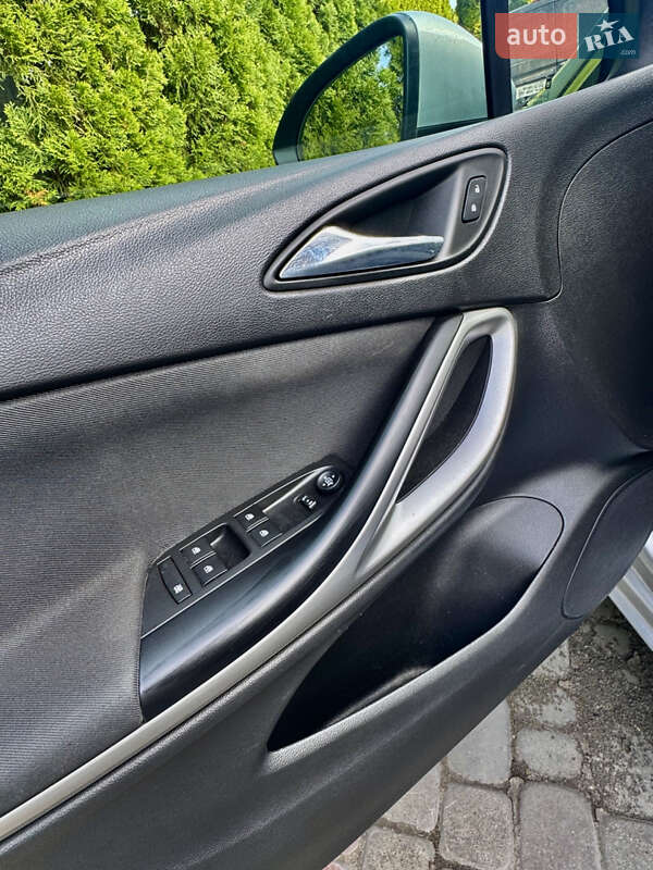 Универсал Opel Astra 2018 в Трускавце