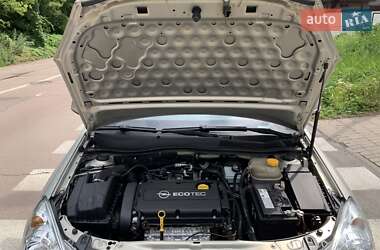 Универсал Opel Astra 2009 в 