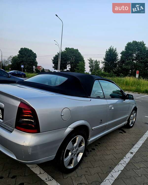 Кабріолет Opel Astra 2003 в Києві