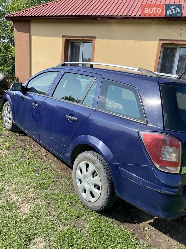 Универсал Opel Astra 2010 в Хмельницком