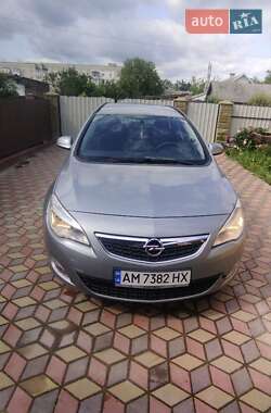 Универсал Opel Astra 2011 в Звягеле