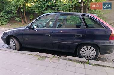 Универсал Opel Astra 1996 в 