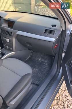 Универсал Opel Astra 2005 в 