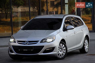 Універсал Opel Astra 2014 в Дніпрі