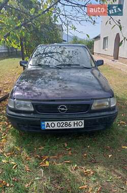 Універсал Opel Astra 1994 в Сваляві