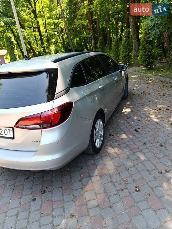 Универсал Opel Astra 2017 в Трускавце