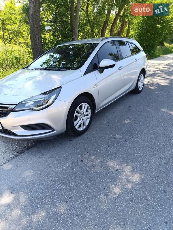 Универсал Opel Astra 2017 в Трускавце