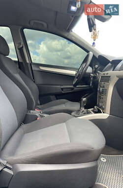 Хэтчбек Opel Astra 2007 в 