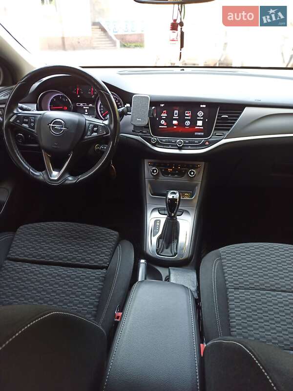 Универсал Opel Astra 2017 в Кривом Роге