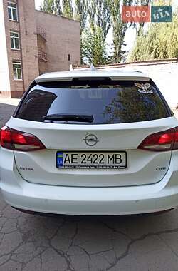 Универсал Opel Astra 2017 в 