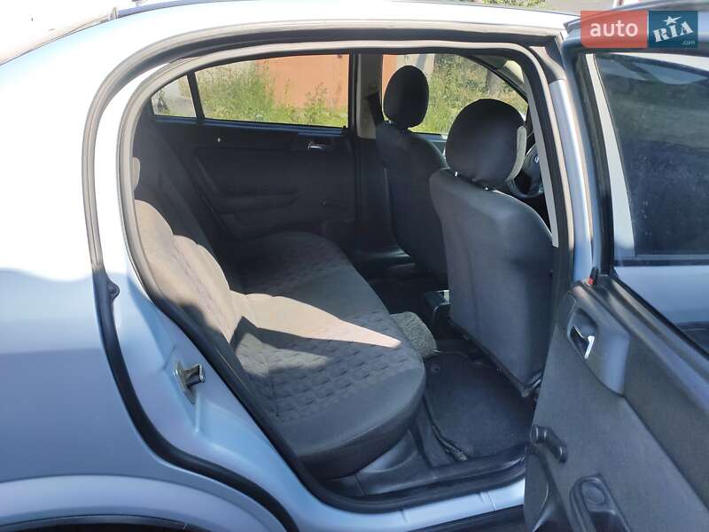 Седан Opel Astra 2004 в Дубно