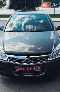 Универсал Opel Astra 2008 в Светловодске