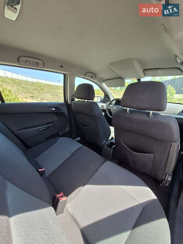 Универсал Opel Astra 2006 в Хмельницком