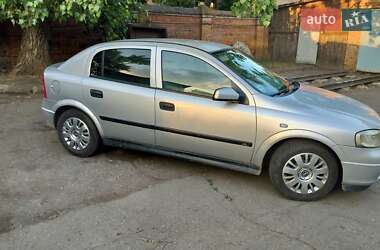 Хэтчбек Opel Astra 1998 в 