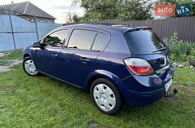 Хетчбек Opel Astra 2005 в Ромнах
