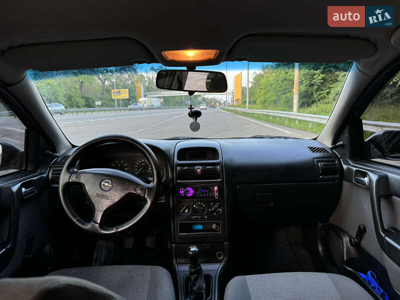 Седан Opel Astra 2006 в Киеве