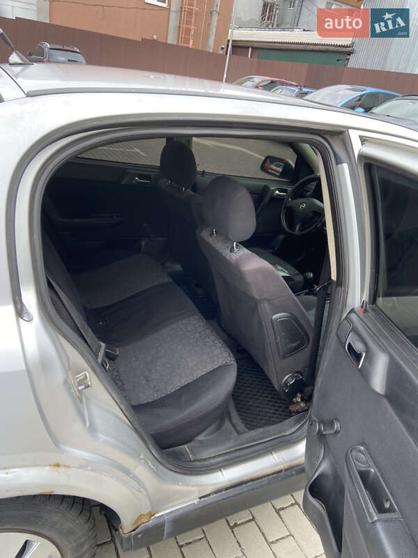 Седан Opel Astra 2000 в Черкассах