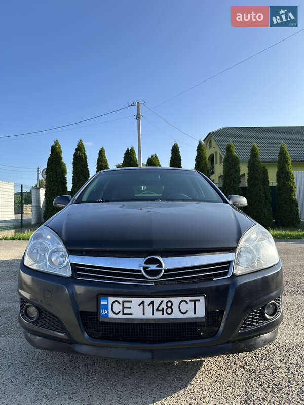 Хэтчбек Opel Astra 2007 в Черновцах