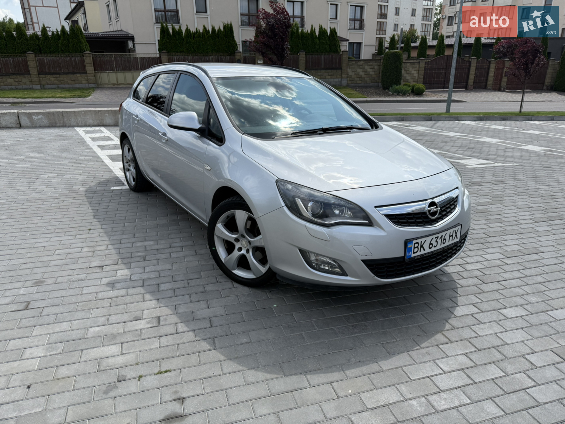 2011 Opel Astra - мініатюра 2