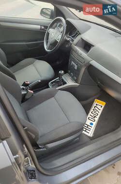 Универсал Opel Astra 2006 в 