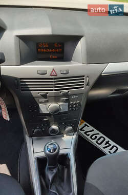 Универсал Opel Astra 2006 в 