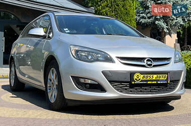 Универсал Opel Astra 2015 в Львове