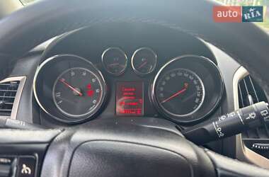 Универсал Opel Astra 2012 в 