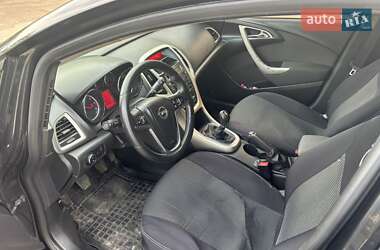 Универсал Opel Astra 2012 в 