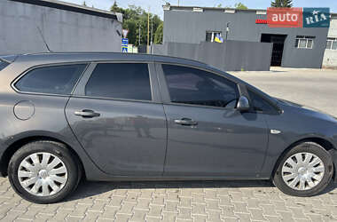Универсал Opel Astra 2013 в 