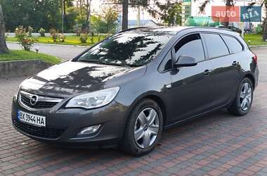 Универсал Opel Astra 2011 в Староконстантинове
